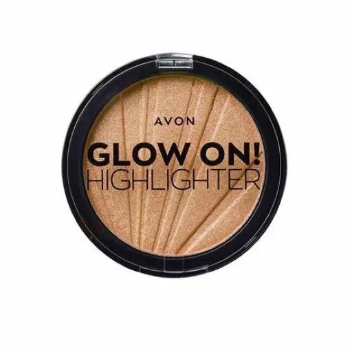 Pó Iluminador Avon Glow On Dourado. Realce sua beleza com um brilho radiante e acabamento perfeito para todos os tons de pele.